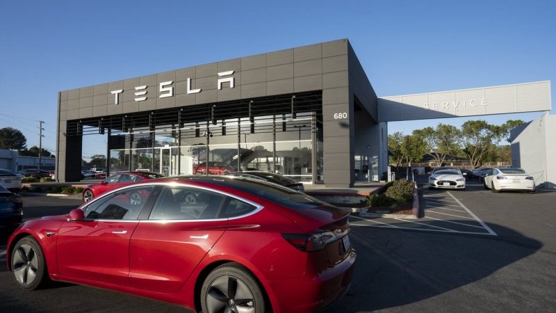 Teslaの「イギリス限定最新製品」に、オーナーたちが困惑した理由とは